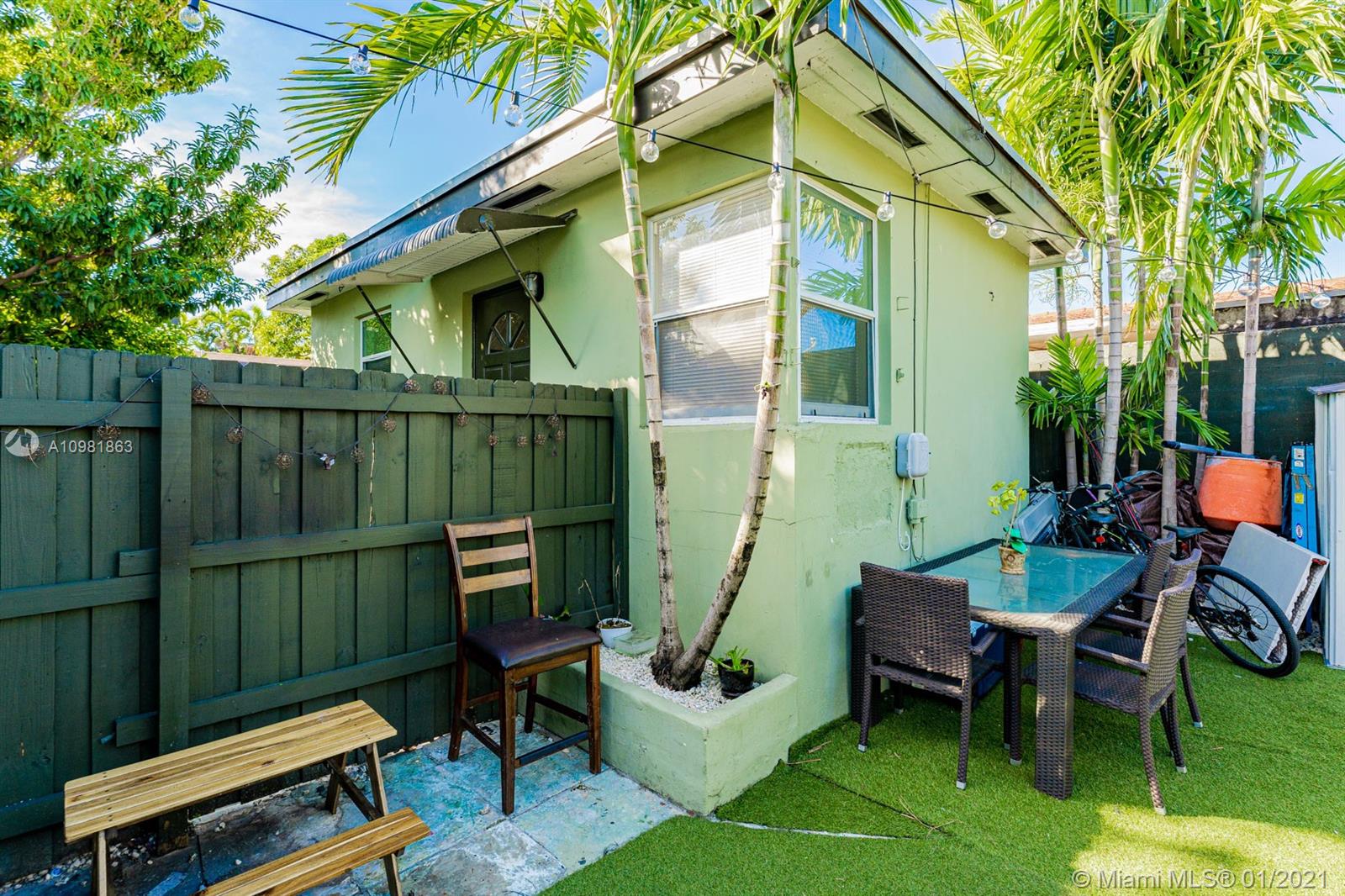 See details / 1299 sq. ft. $ 2021-01-11 0 Photo