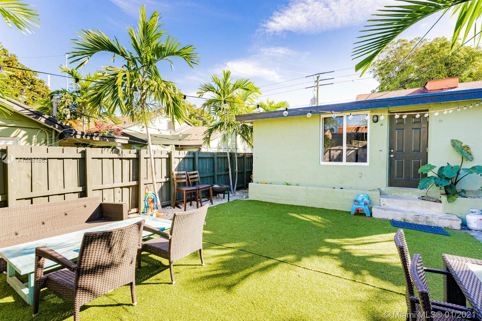 See details / 1299 sq. ft. $ 2021-01-11 0 Photo