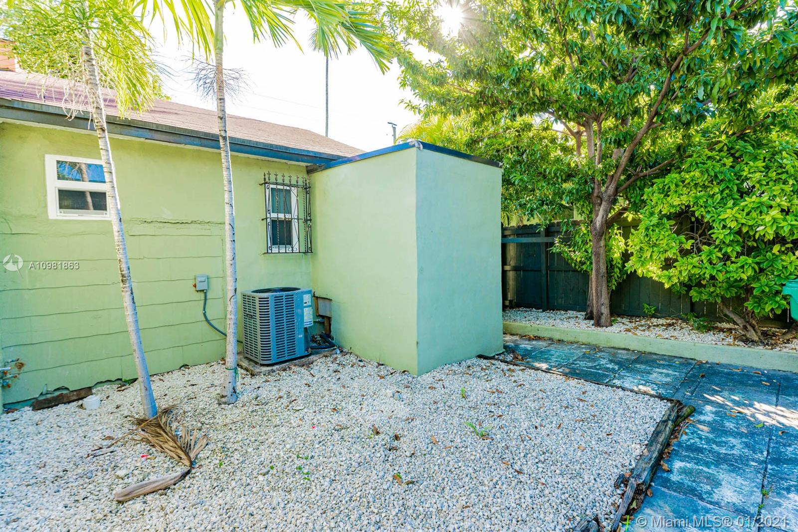 See details / 1299 sq. ft. $ 2021-01-11 0 Photo