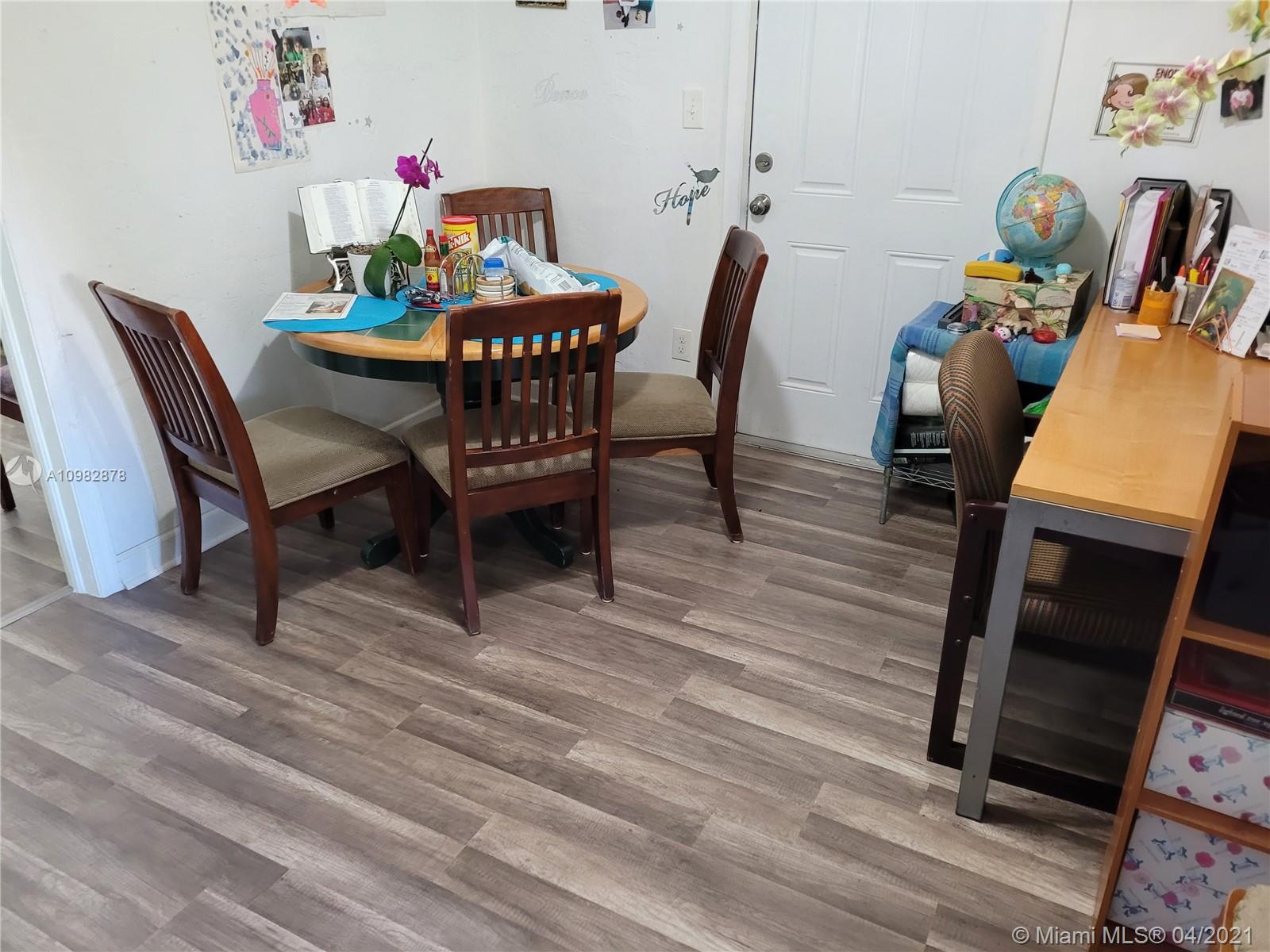 See details / 1299 sq. ft. $ 2021-01-13 0 Photo