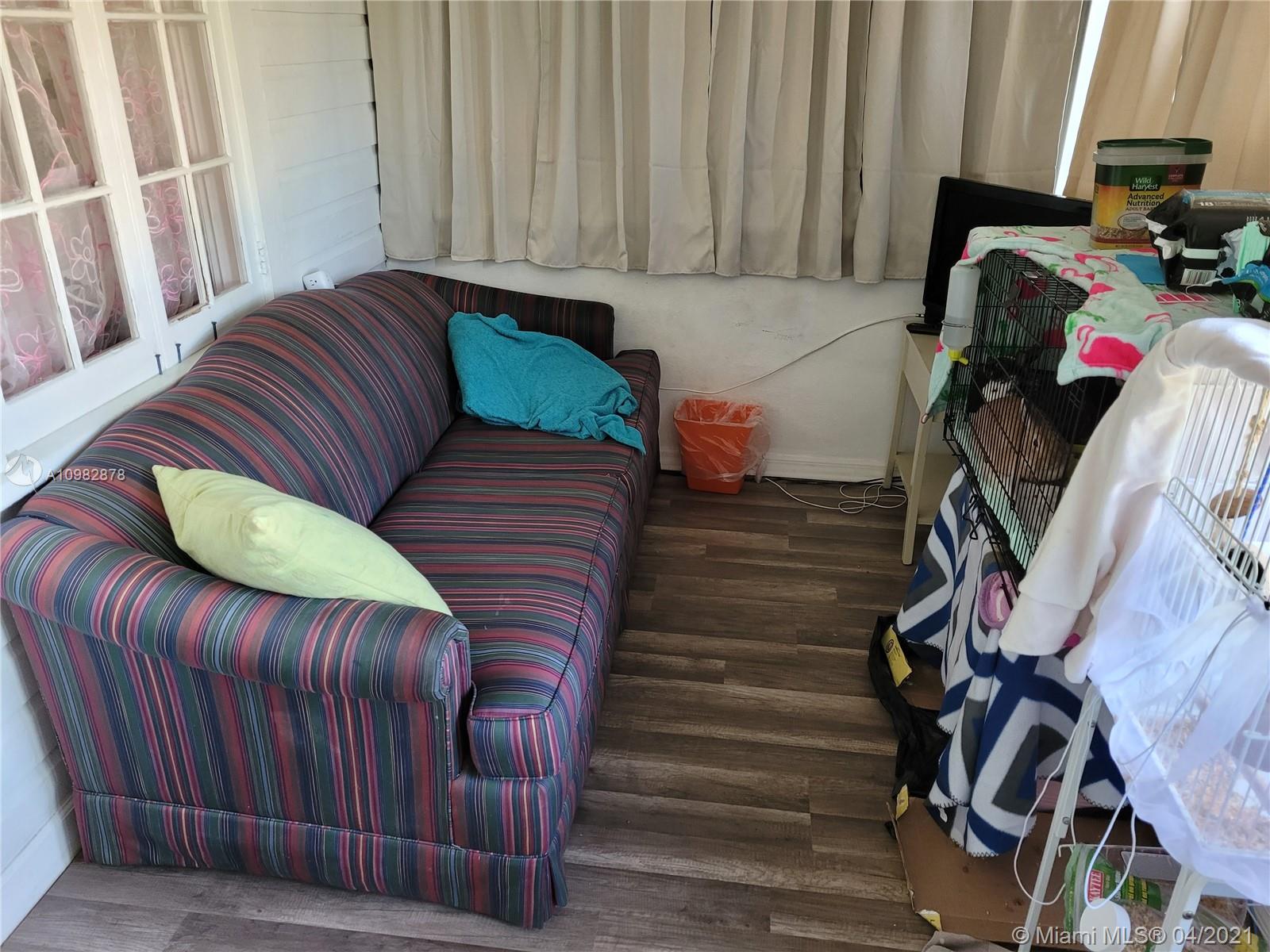See details / 1299 sq. ft. $ 2021-01-13 0 Photo
