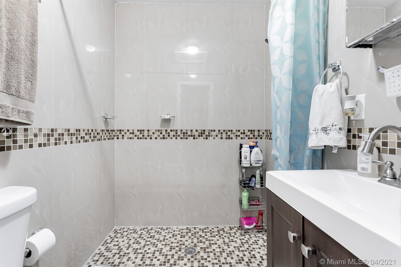 See details / 1299 sq. ft. $ 2021-01-13 0 Photo