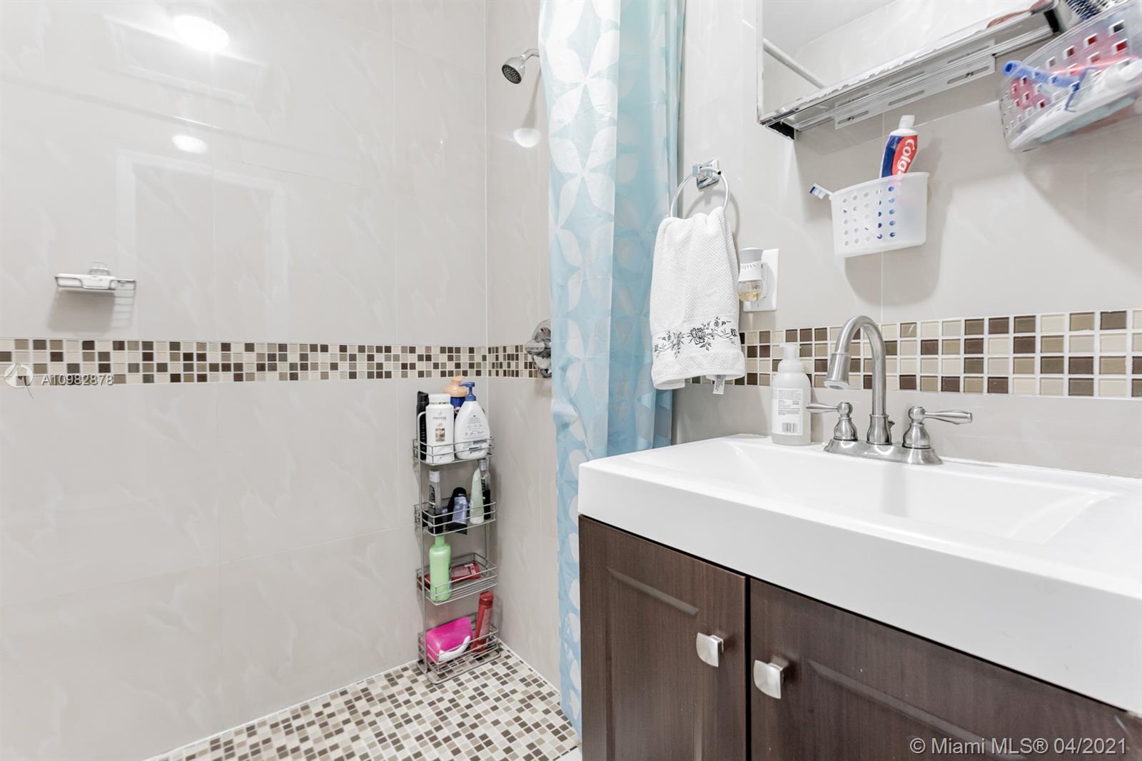 See details / 1299 sq. ft. $ 2021-01-13 0 Photo