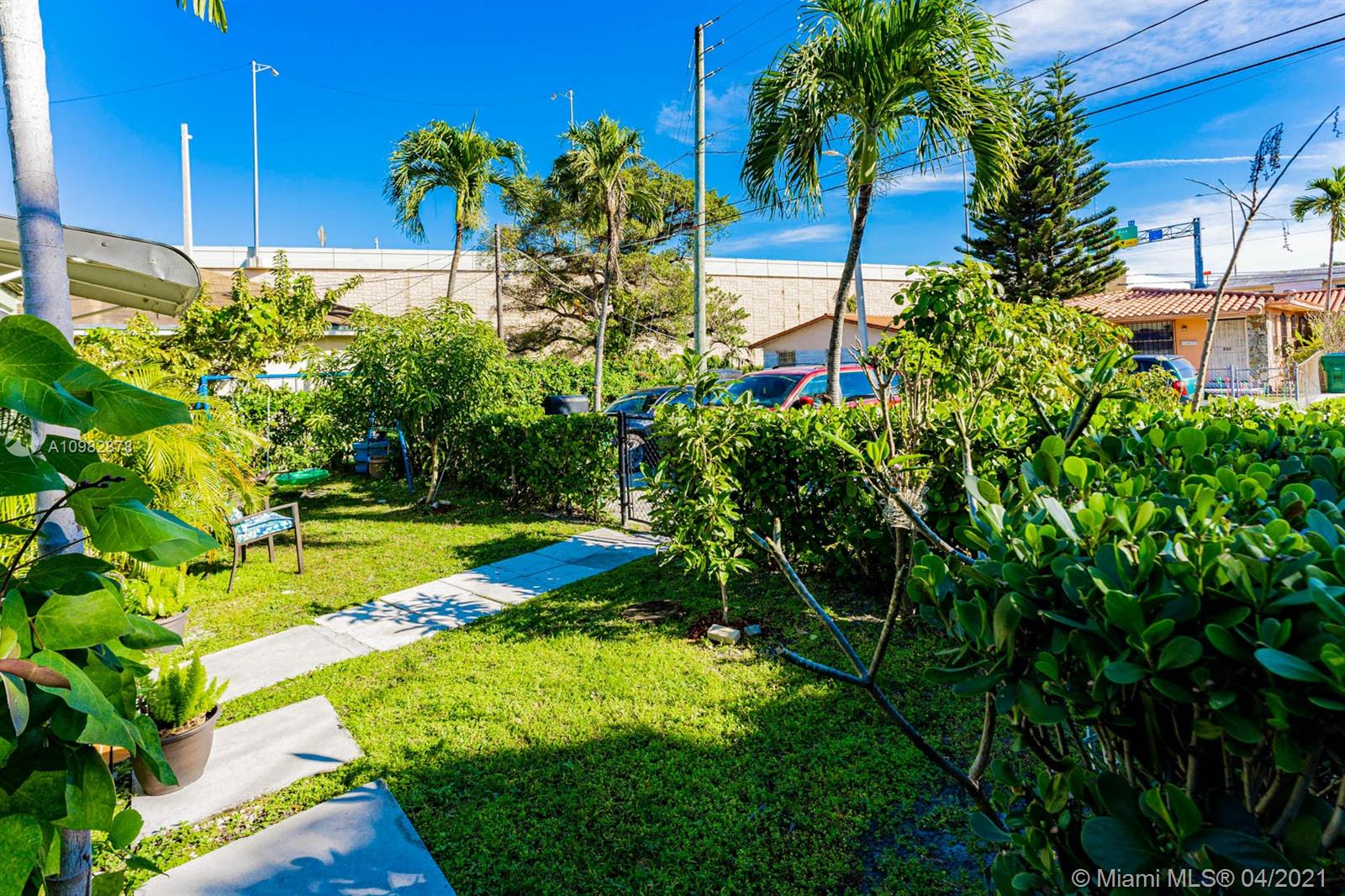 See details / 1299 sq. ft. $ 2021-01-13 0 Photo