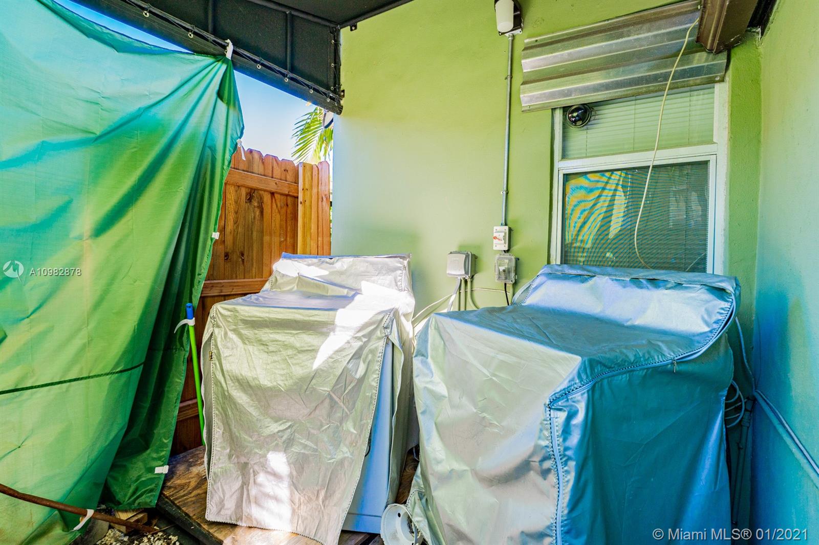 See details / 1299 sq. ft. $ 2021-01-13 0 Photo