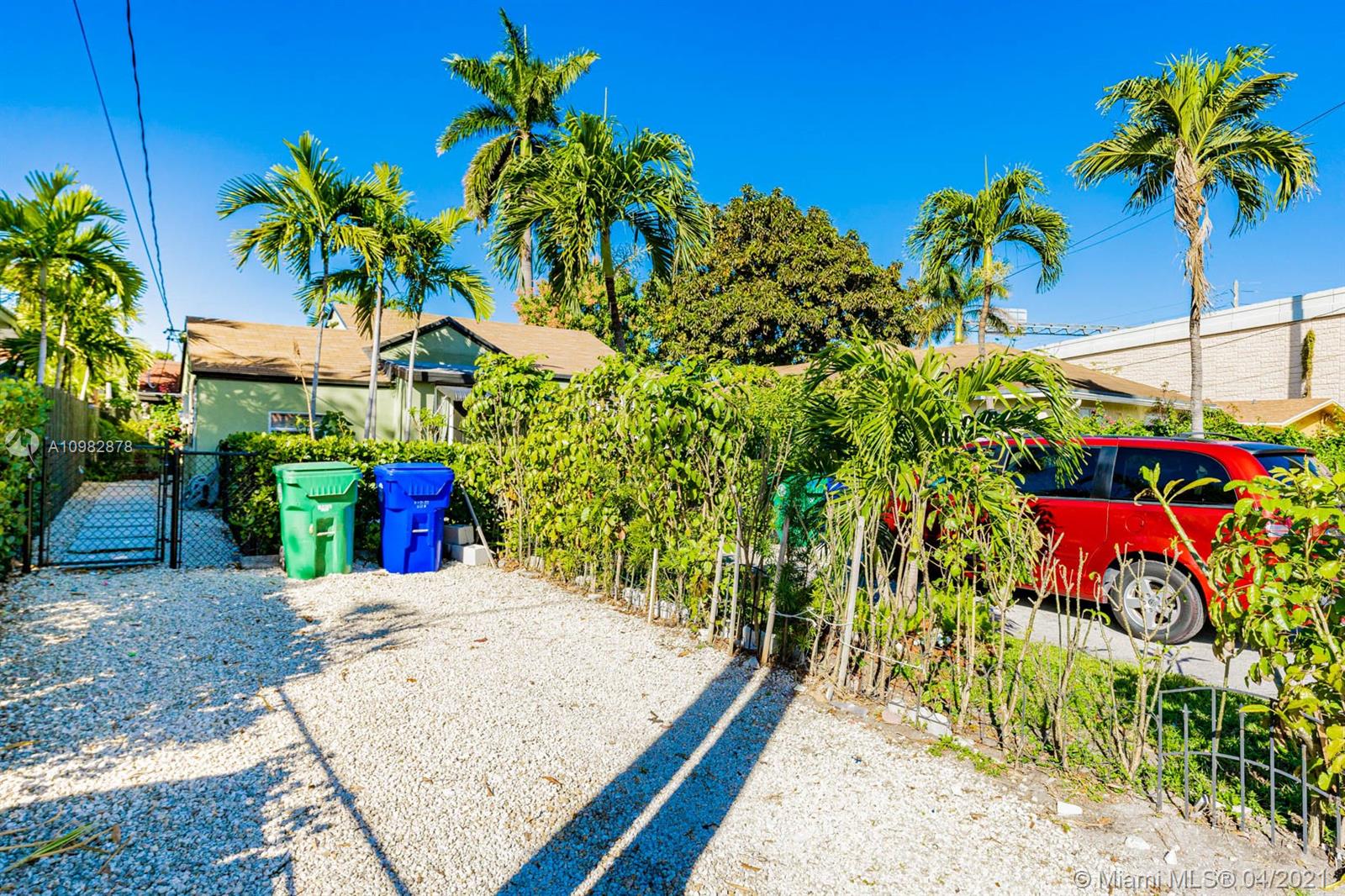 See details / 1299 sq. ft. $ 2021-01-13 0 Photo