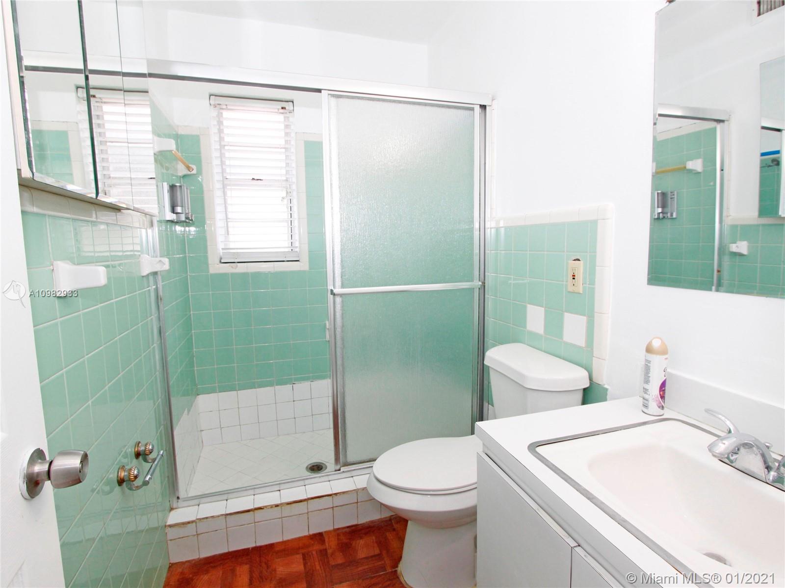 See details / 2393 sq. ft. $ 2021-01-13 0 Photo
