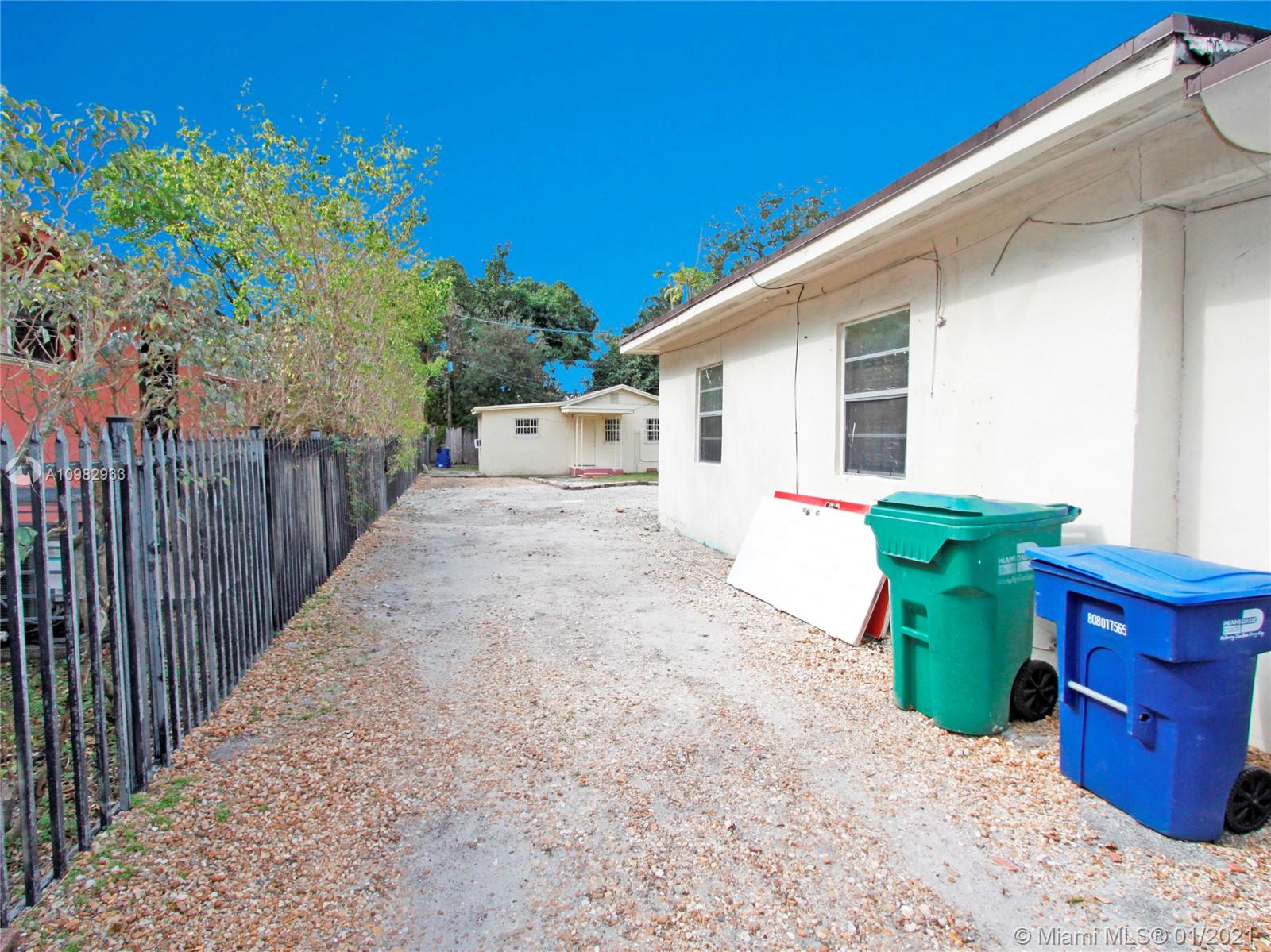 See details / 2393 sq. ft. $ 2021-01-13 0 Photo