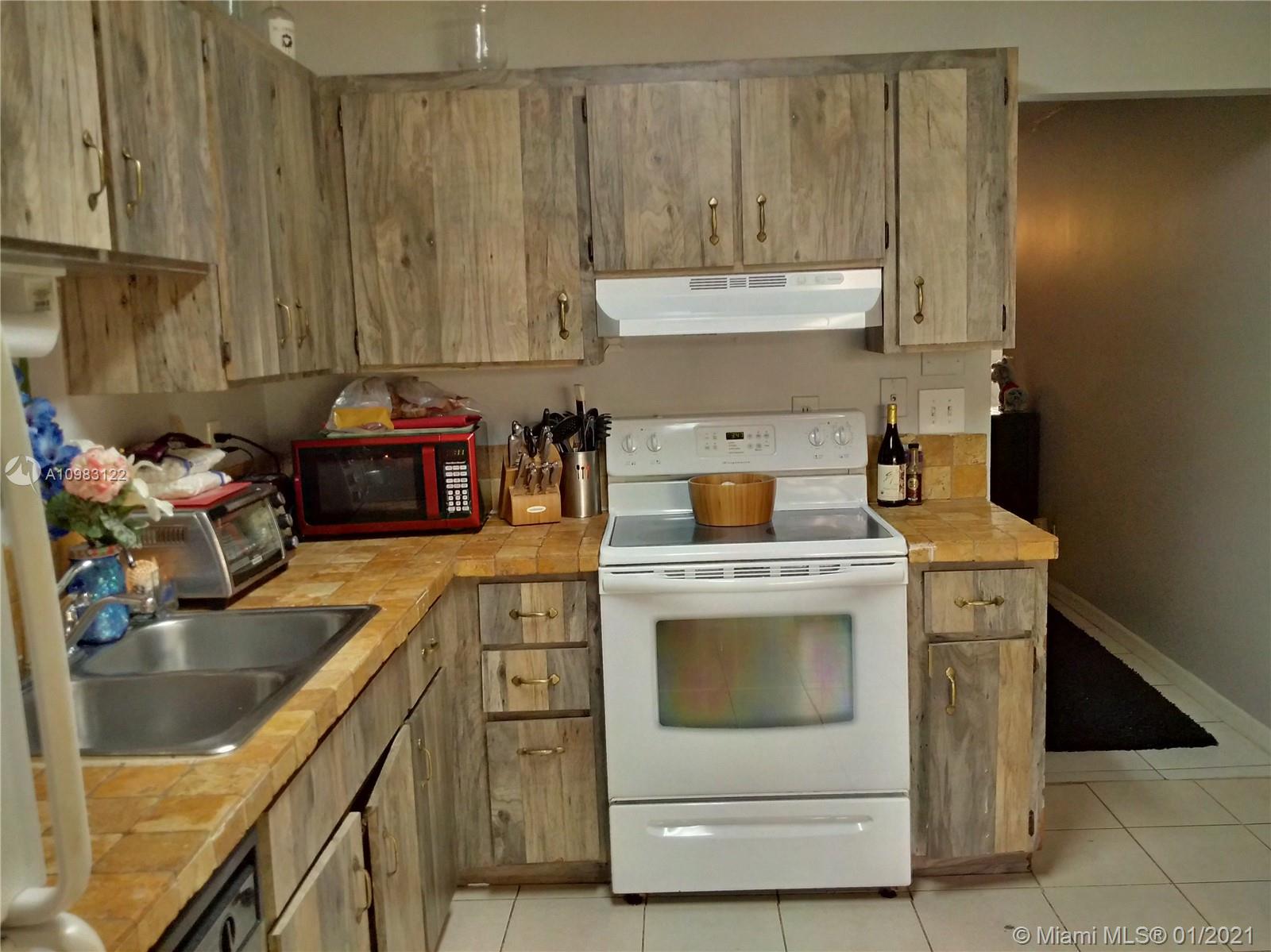 See details / 2280 sq. ft. $ 2021-01-13 0 Photo