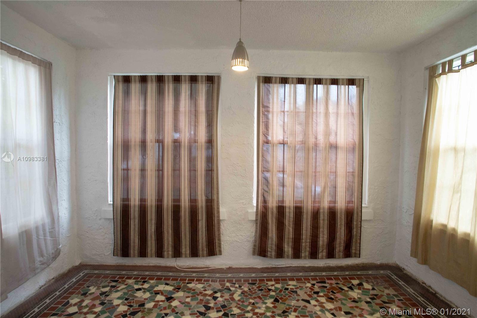 See details / 3474 sq. ft. $ 2021-01-14 0 Photo