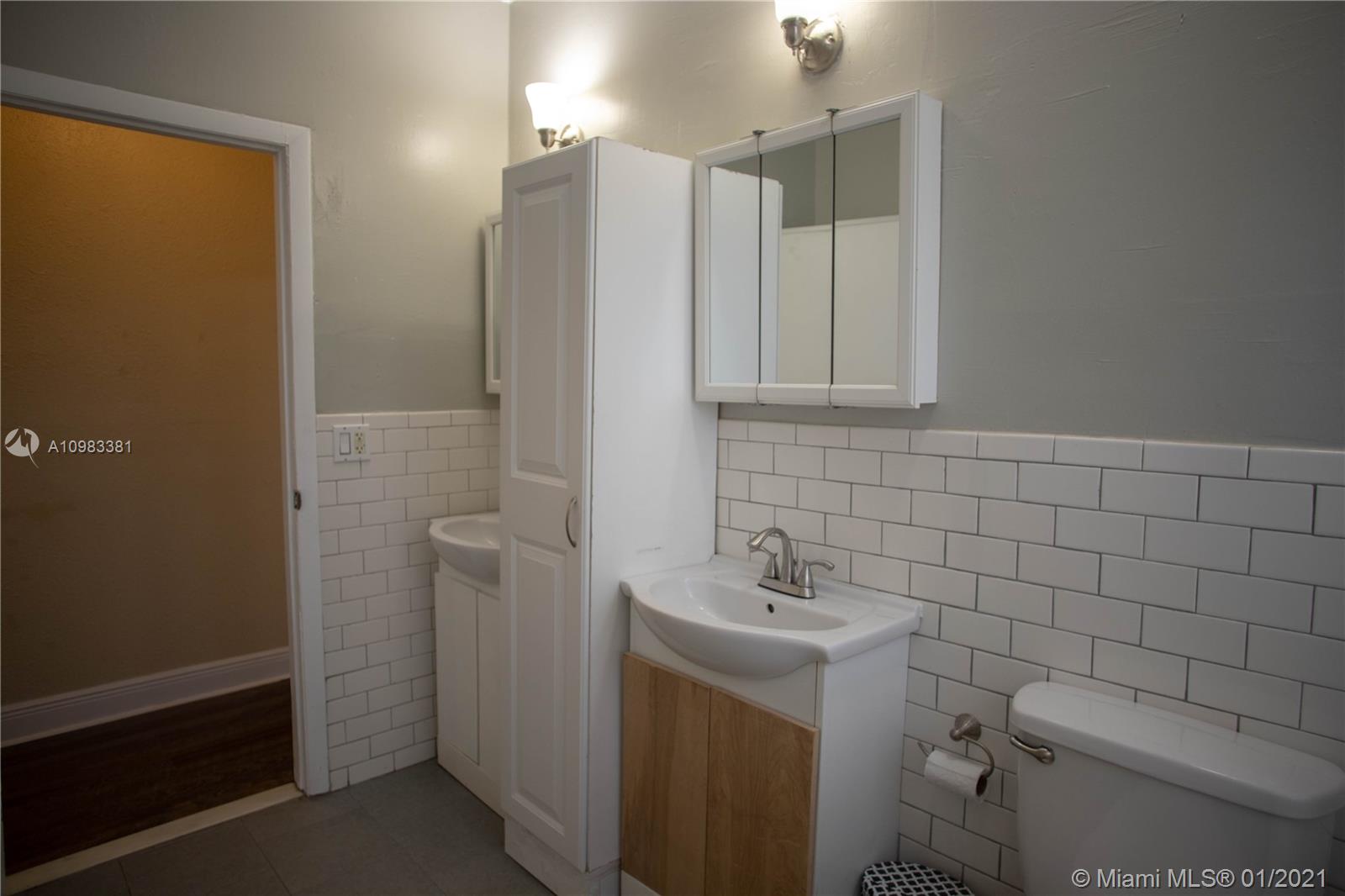 See details / 3474 sq. ft. $ 2021-01-14 0 Photo