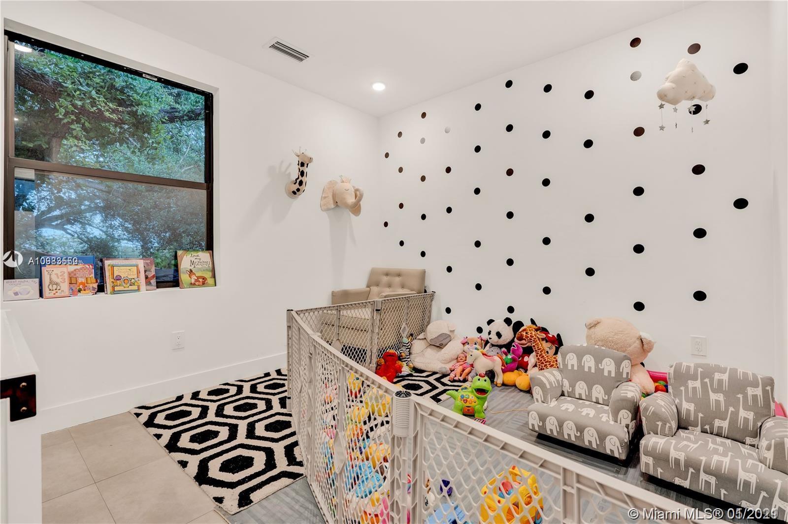See details / 4216 sq. ft. $ 2021-01-14 0 Photo