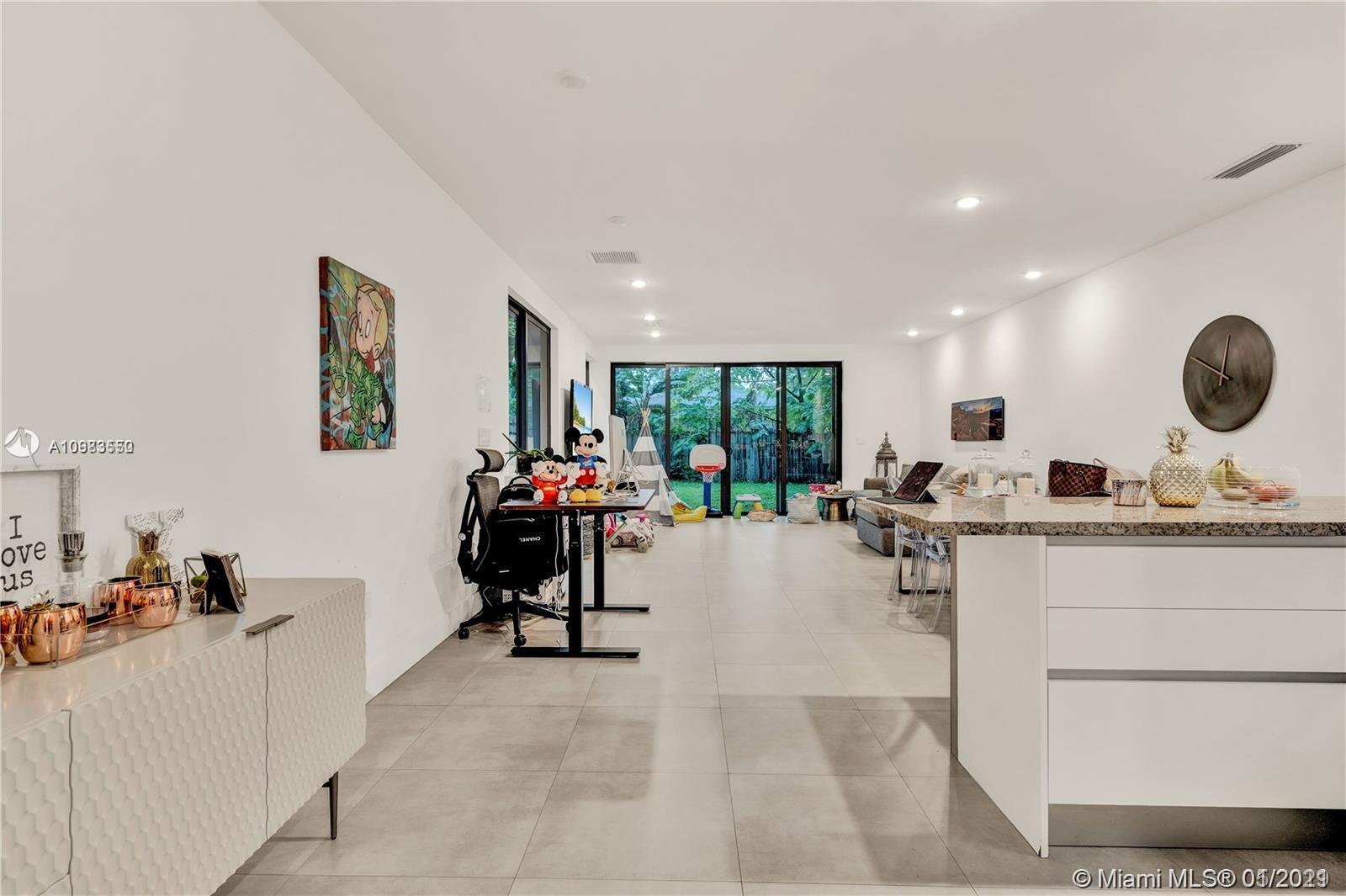 See details / 4216 sq. ft. $ 2021-01-14 0 Photo