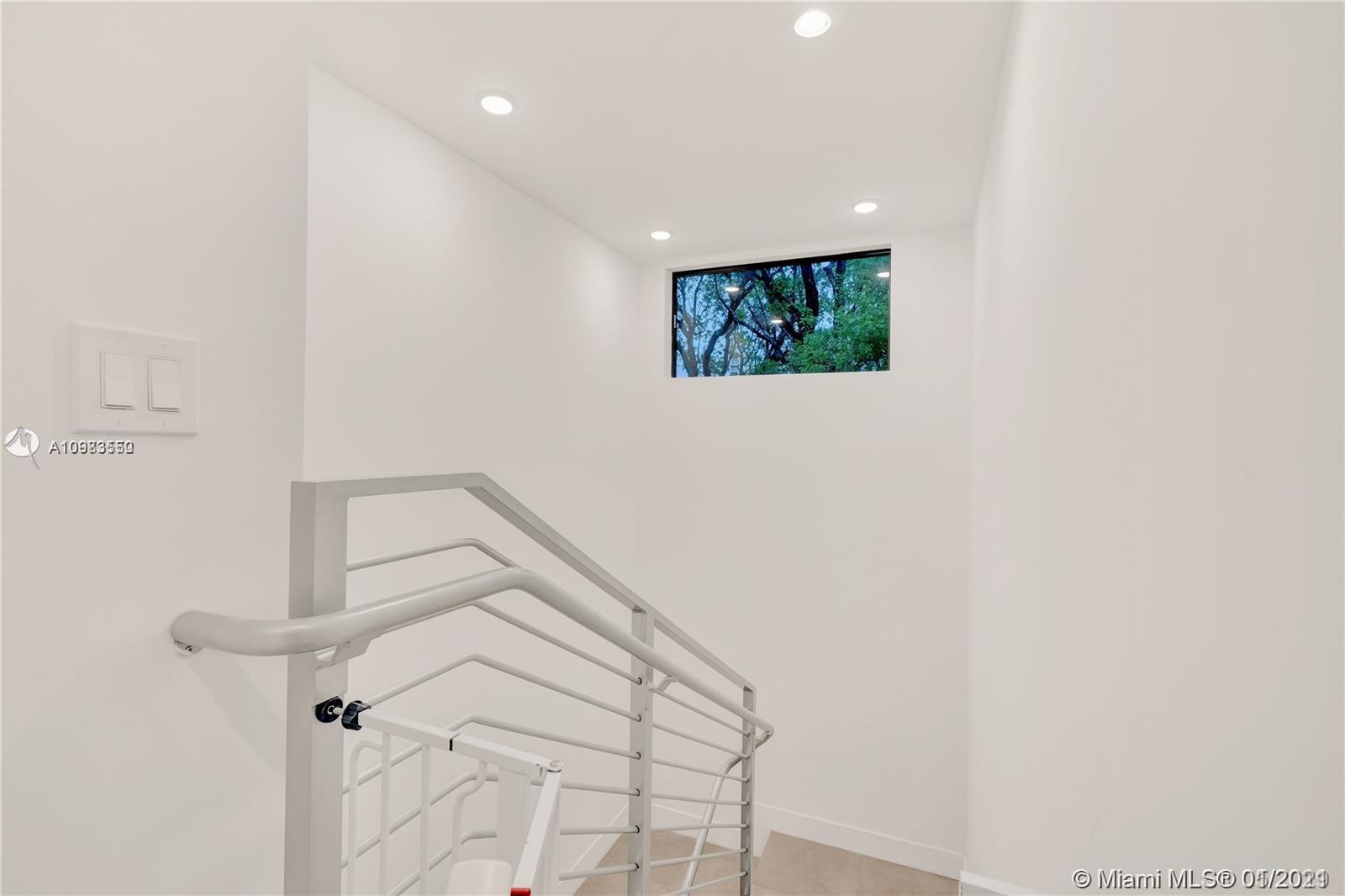 See details / 4216 sq. ft. $ 2021-01-14 0 Photo
