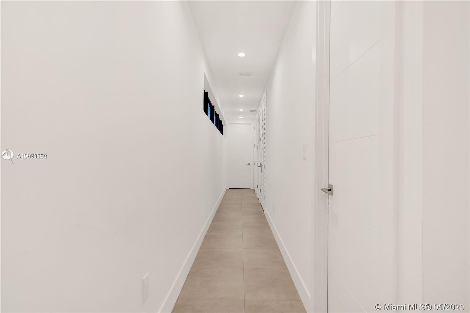 See details / 4216 sq. ft. $ 2021-01-14 0 Photo