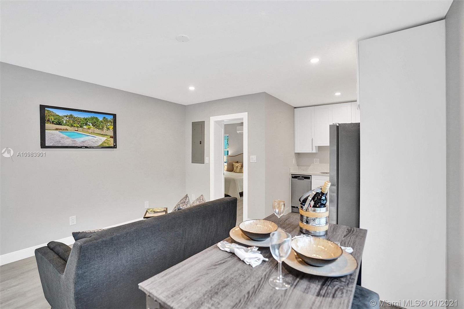 See details / 1329 sq. ft. $ 2021-01-15 0 Photo