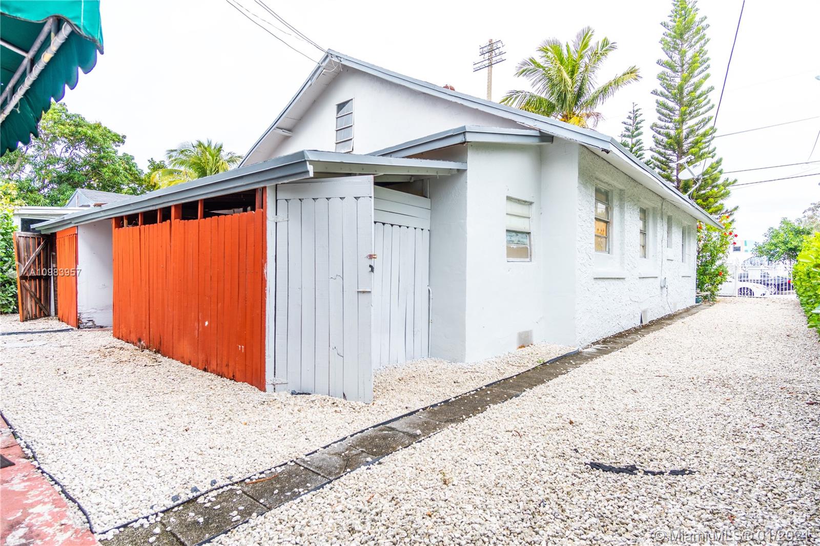 See details / 3116 sq. ft. $ 2021-01-15 0 Photo