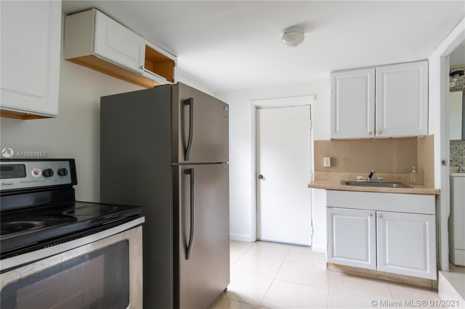 See details / 3116 sq. ft. $ 2021-01-15 0 Photo