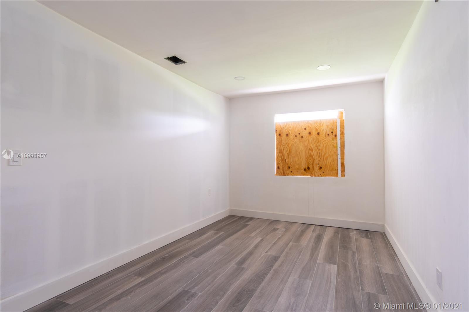 See details / 3116 sq. ft. $ 2021-01-15 0 Photo