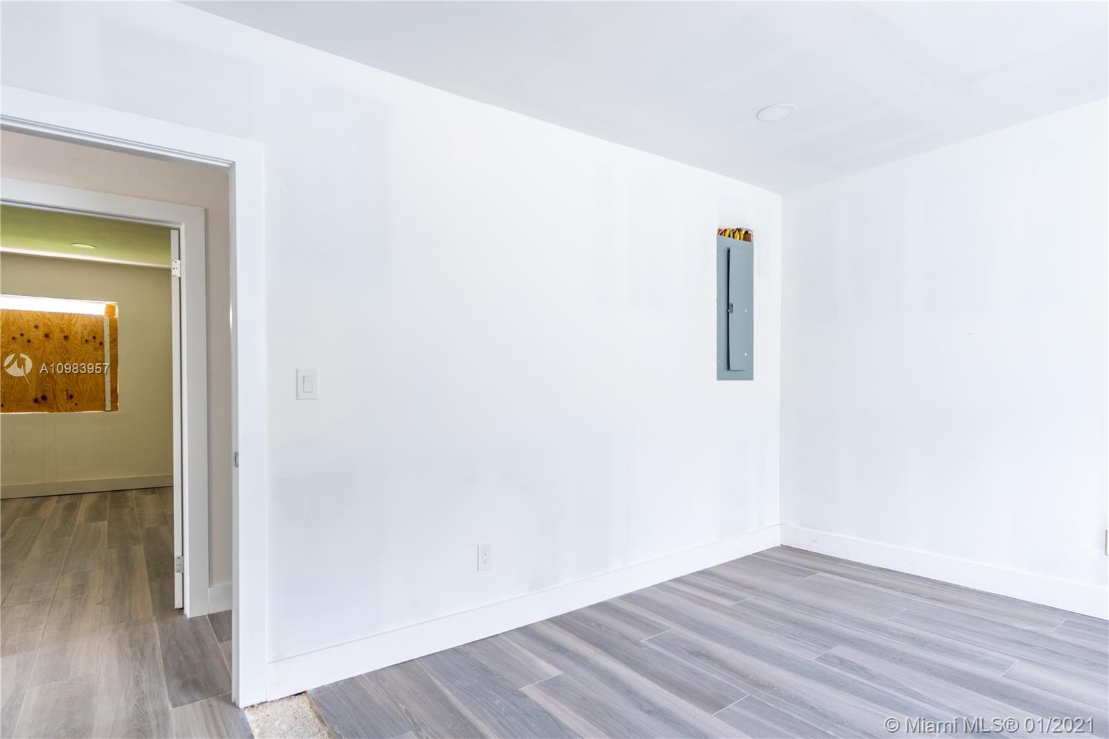 See details / 3116 sq. ft. $ 2021-01-15 0 Photo