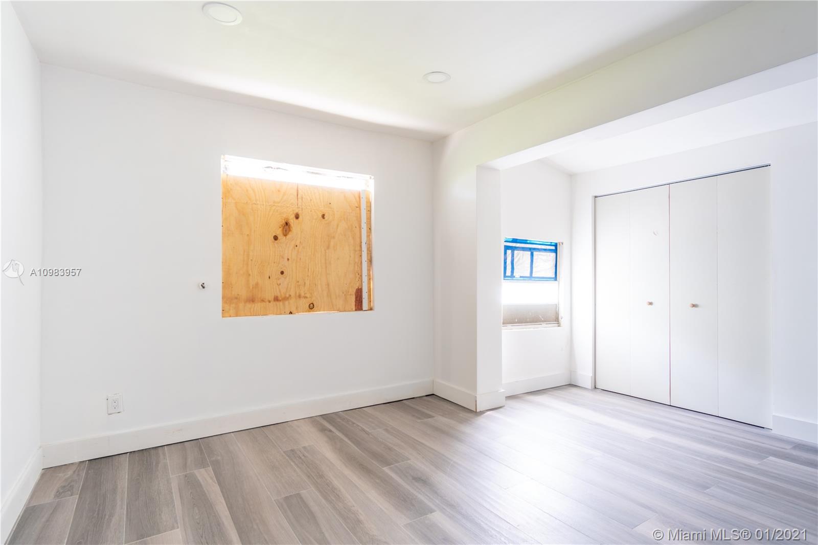 See details / 3116 sq. ft. $ 2021-01-15 0 Photo