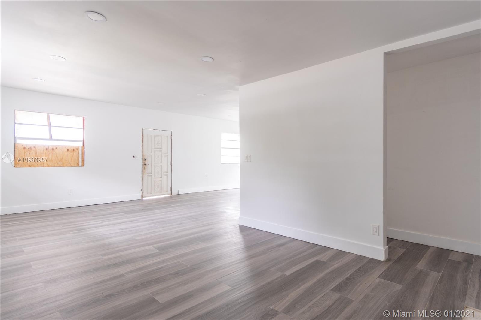 See details / 3116 sq. ft. $ 2021-01-15 0 Photo
