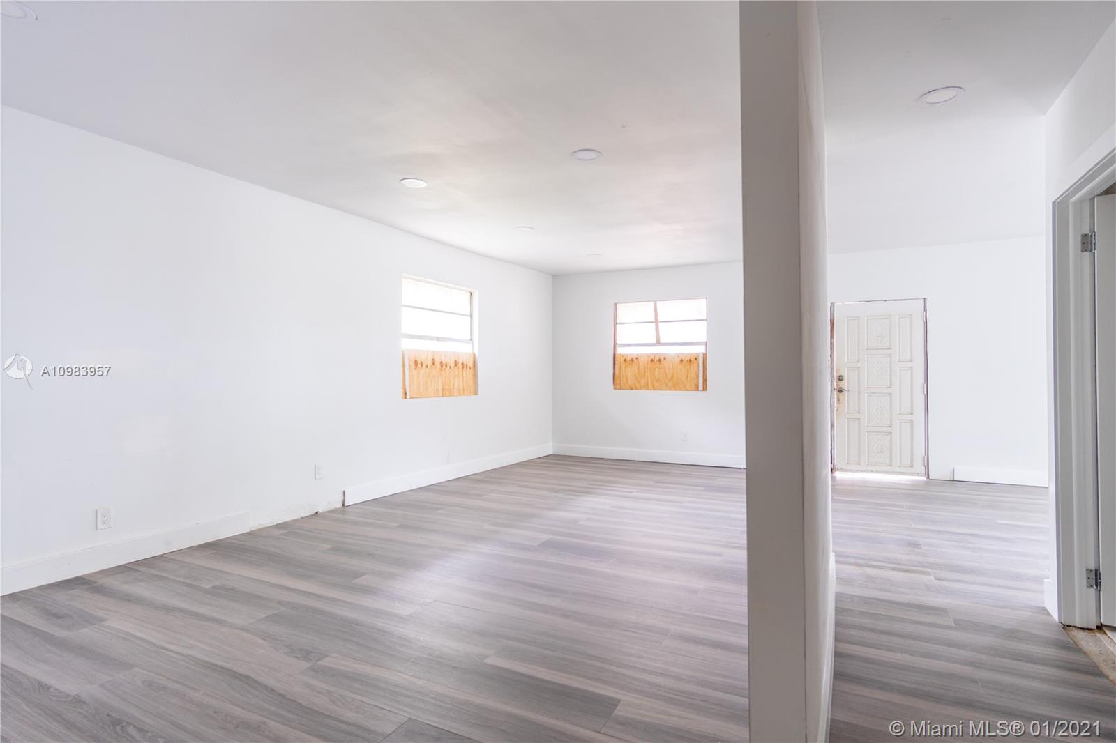 See details / 3116 sq. ft. $ 2021-01-15 0 Photo