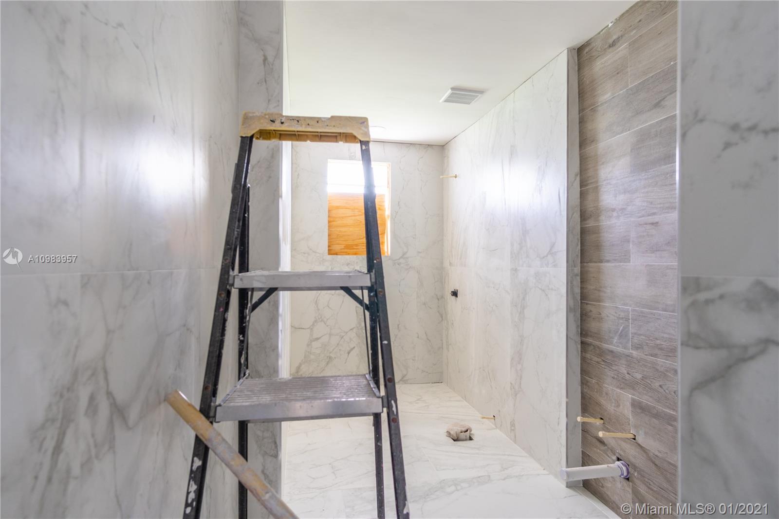See details / 3116 sq. ft. $ 2021-01-15 0 Photo