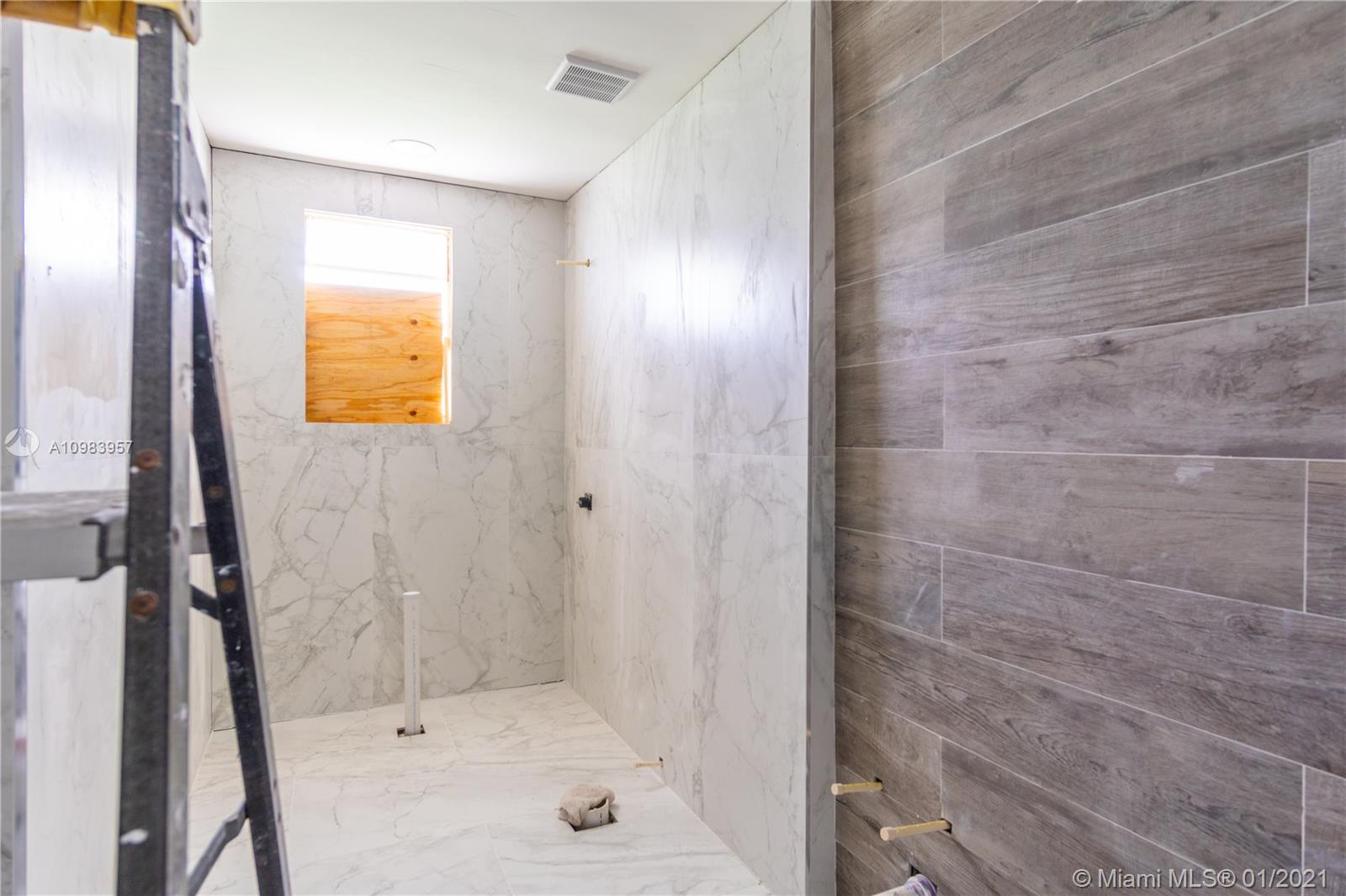 See details / 3116 sq. ft. $ 2021-01-15 0 Photo