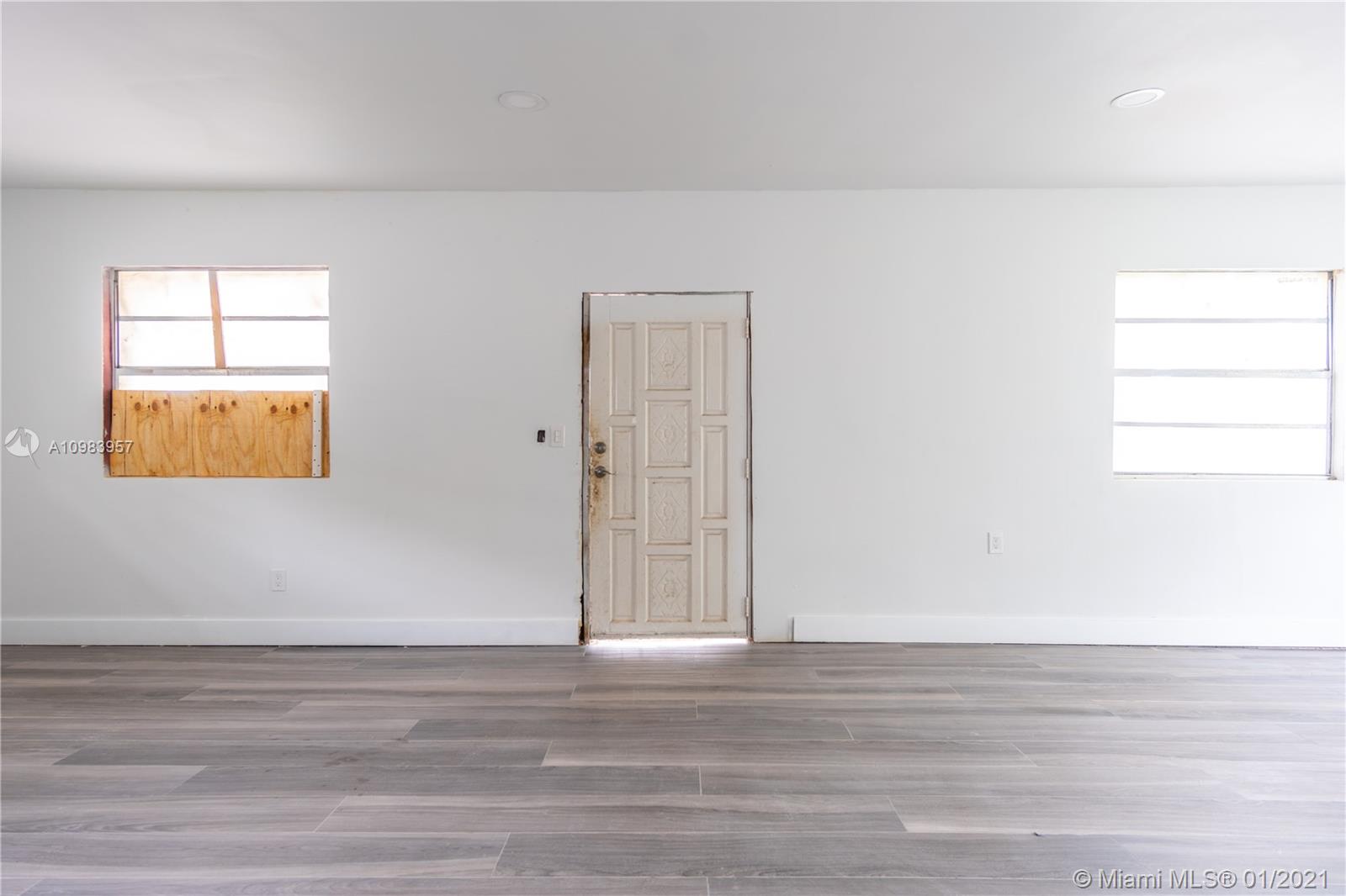 See details / 3116 sq. ft. $ 2021-01-15 0 Photo
