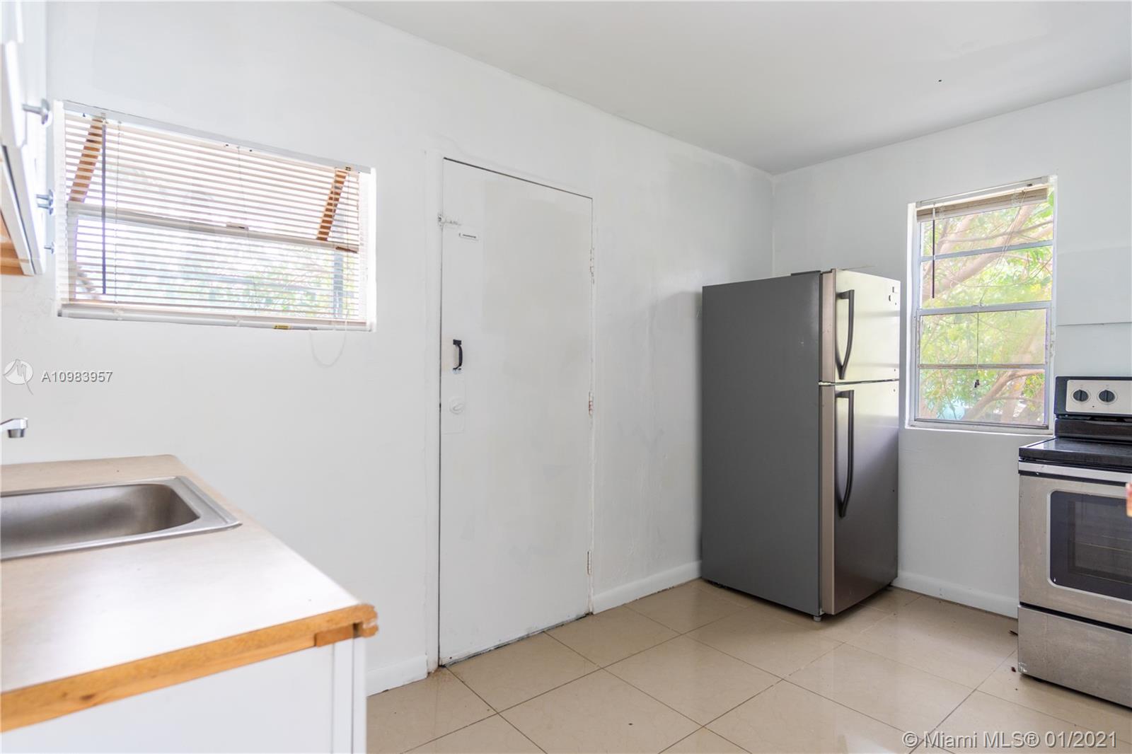 See details / 3116 sq. ft. $ 2021-01-15 0 Photo