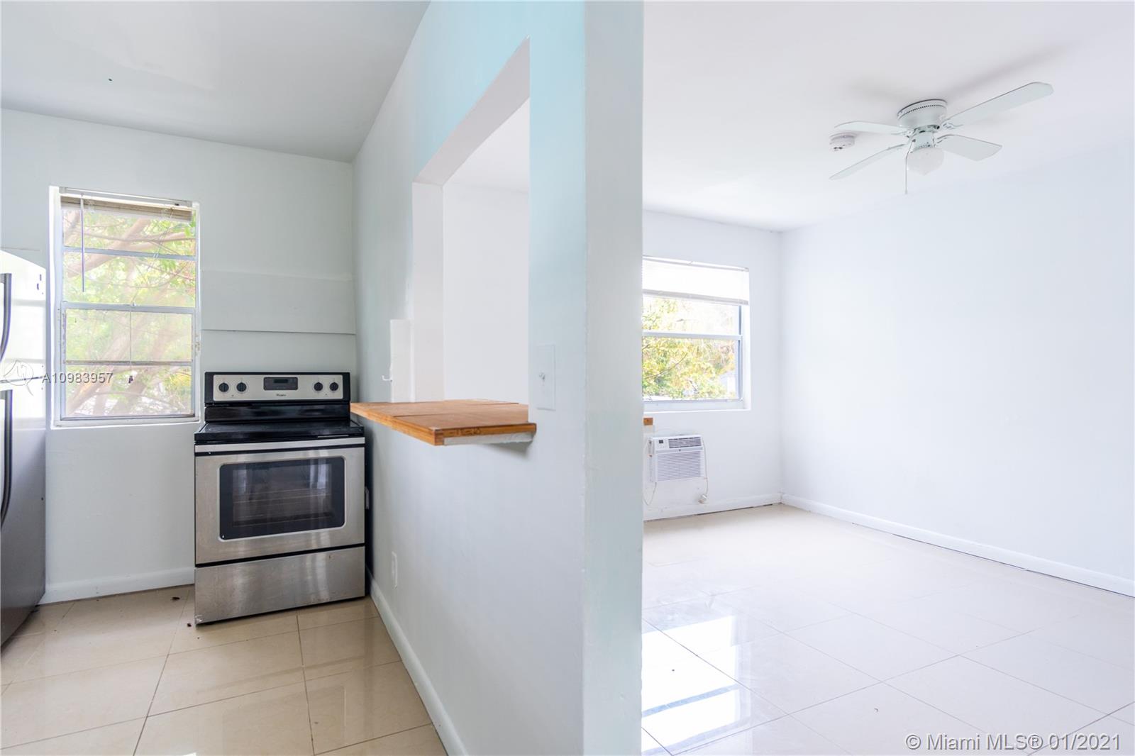 See details / 3116 sq. ft. $ 2021-01-15 0 Photo
