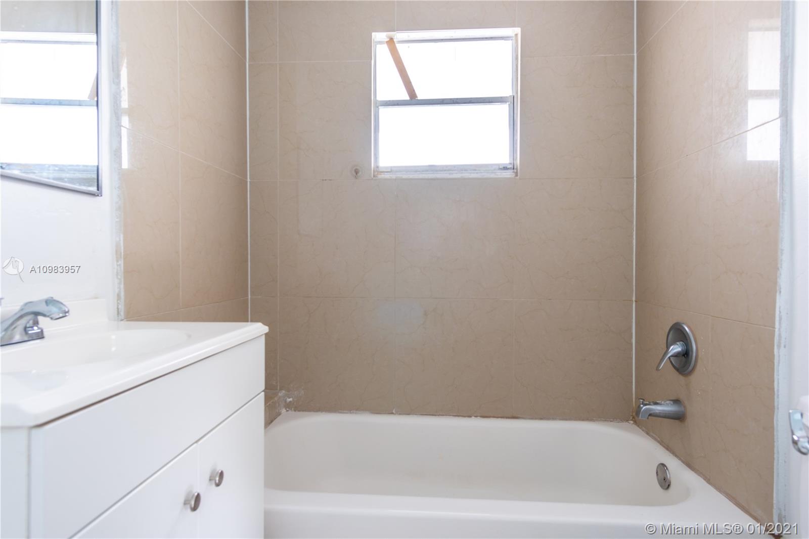 See details / 3116 sq. ft. $ 2021-01-15 0 Photo