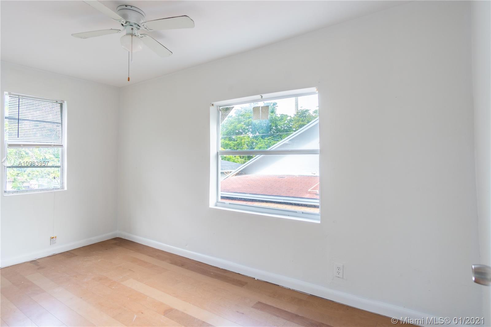 See details / 3116 sq. ft. $ 2021-01-15 0 Photo