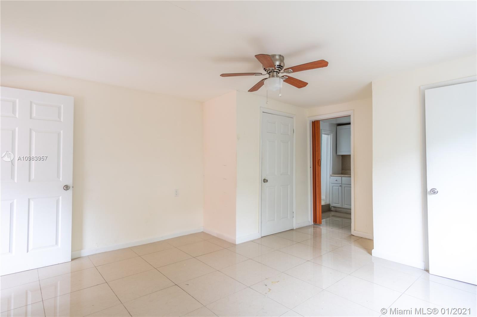 See details / 3116 sq. ft. $ 2021-01-15 0 Photo