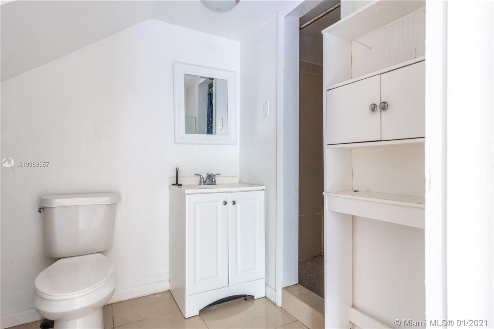 See details / 3116 sq. ft. $ 2021-01-15 0 Photo