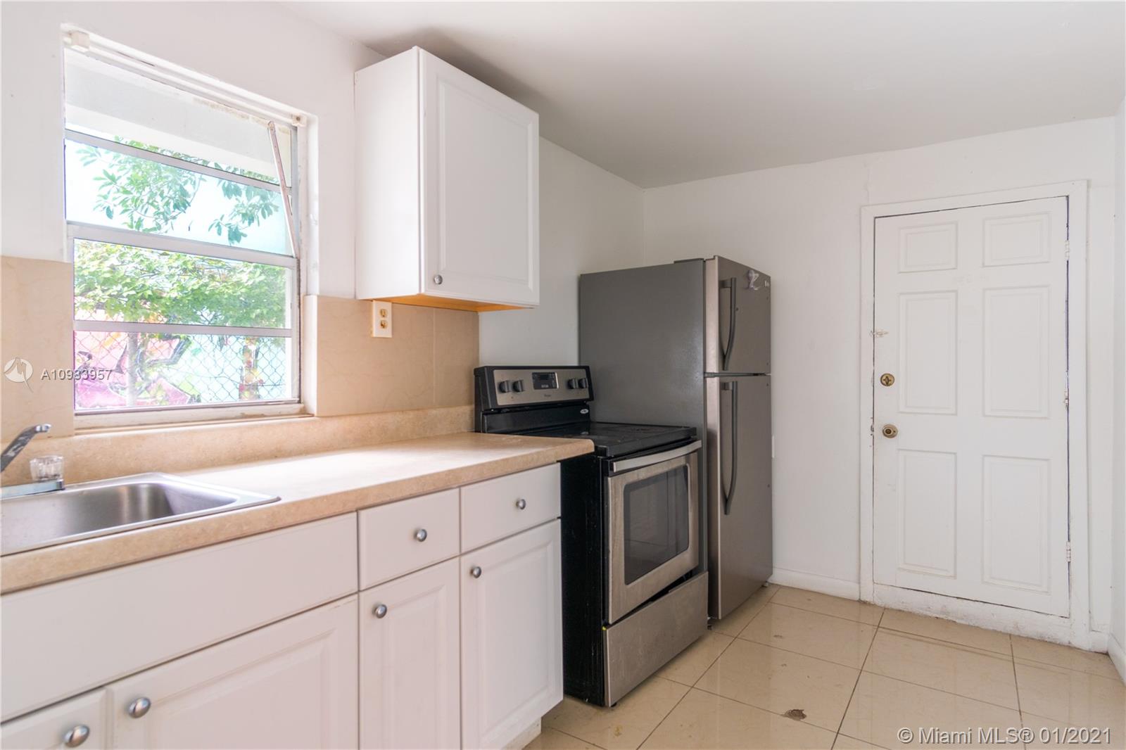 See details / 3116 sq. ft. $ 2021-01-15 0 Photo