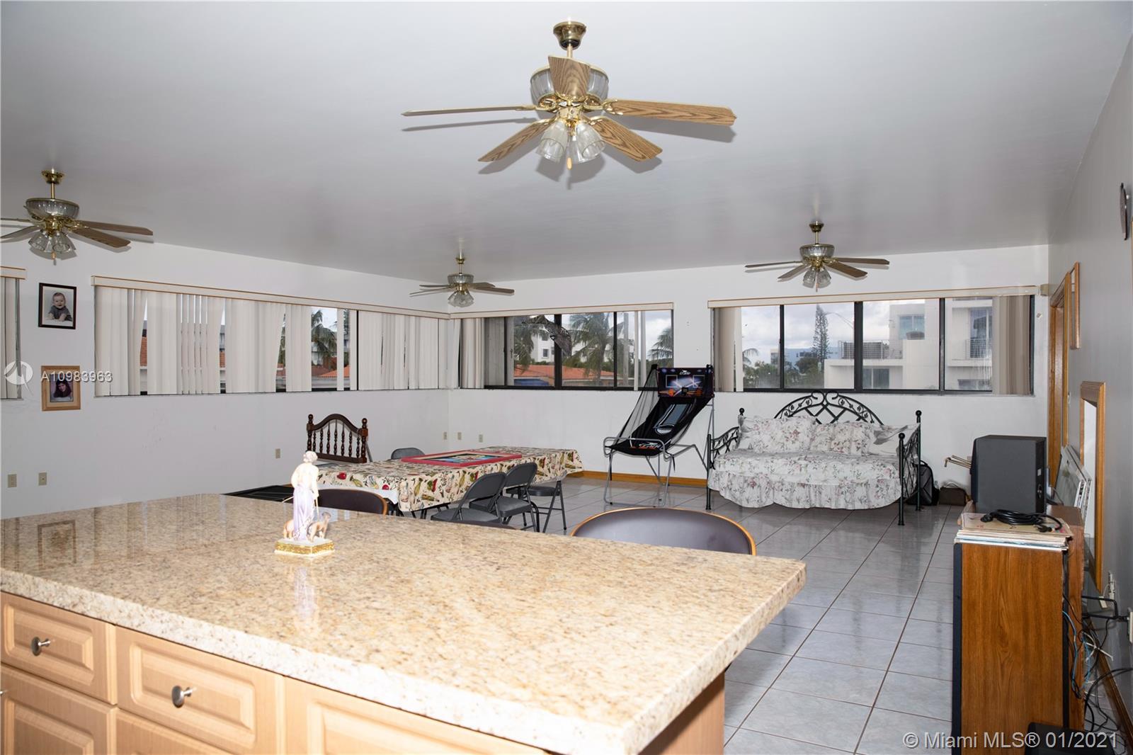 See details / 5514 sq. ft. $ 2021-02-03 0 Photo