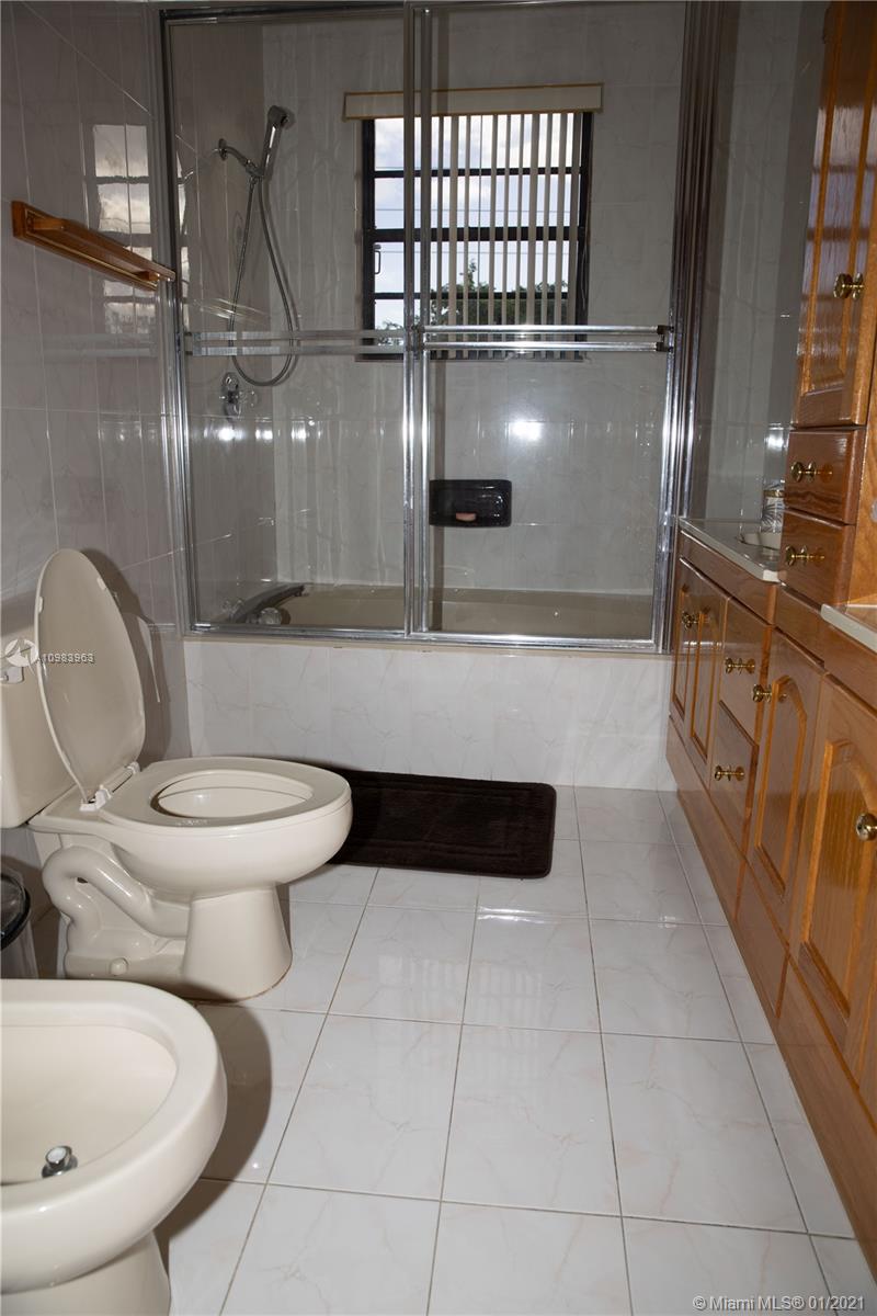 See details / 5514 sq. ft. $ 2021-02-03 0 Photo