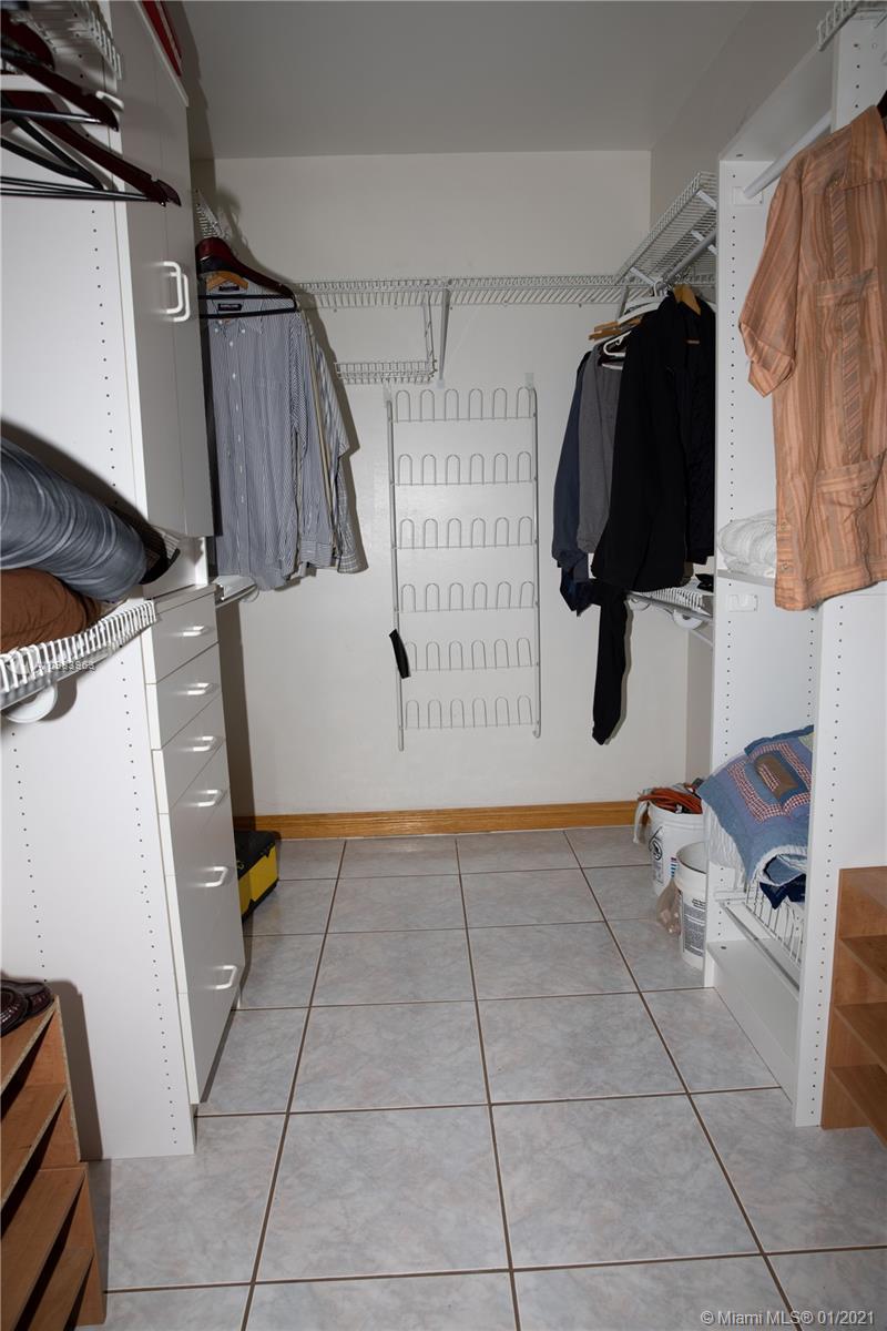 See details / 5514 sq. ft. $ 2021-02-03 0 Photo