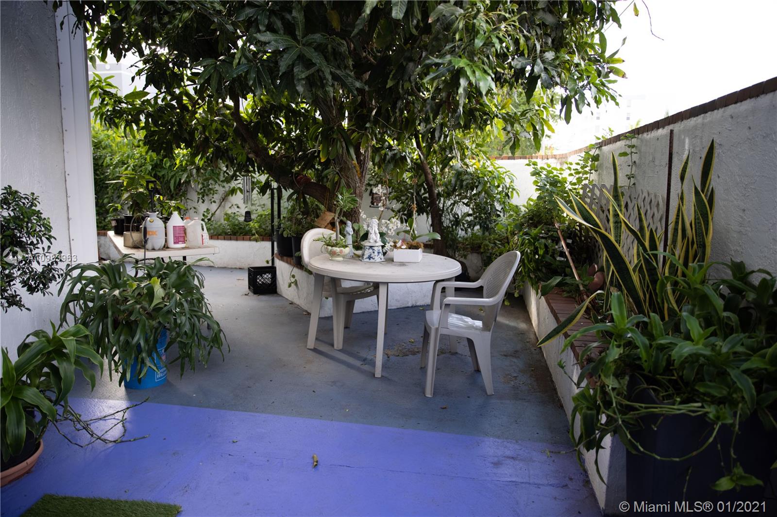 See details / 5514 sq. ft. $ 2021-02-03 0 Photo