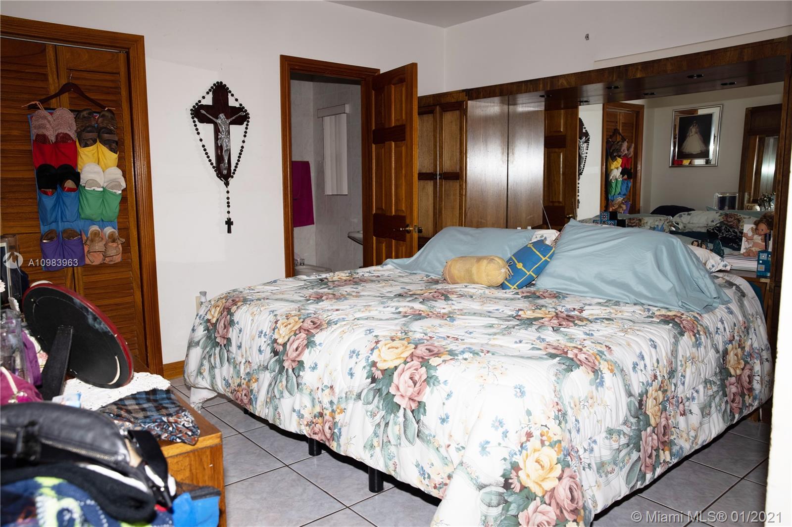 See details / 5514 sq. ft. $ 2021-02-03 0 Photo