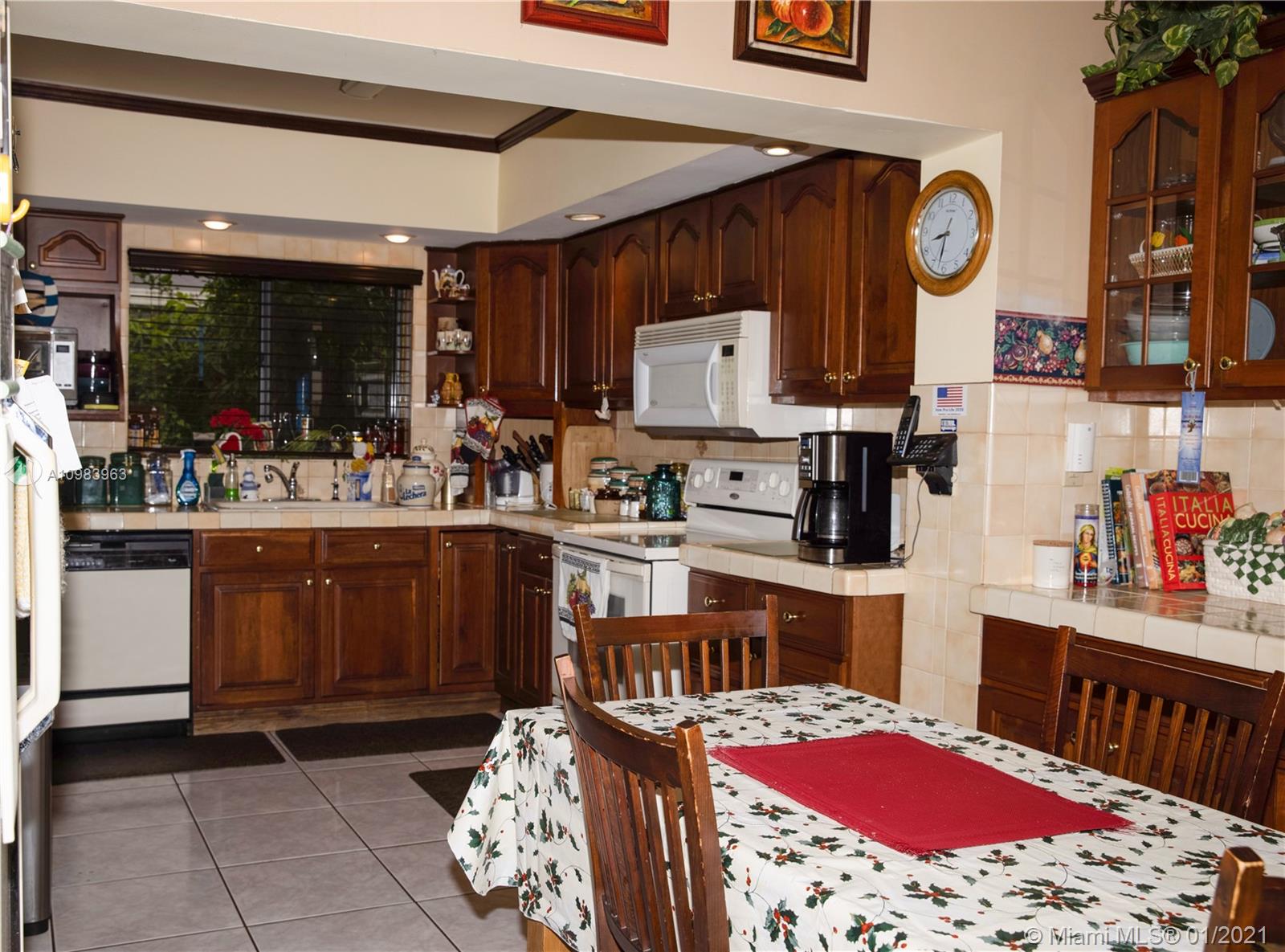 See details / 5514 sq. ft. $ 2021-02-03 0 Photo