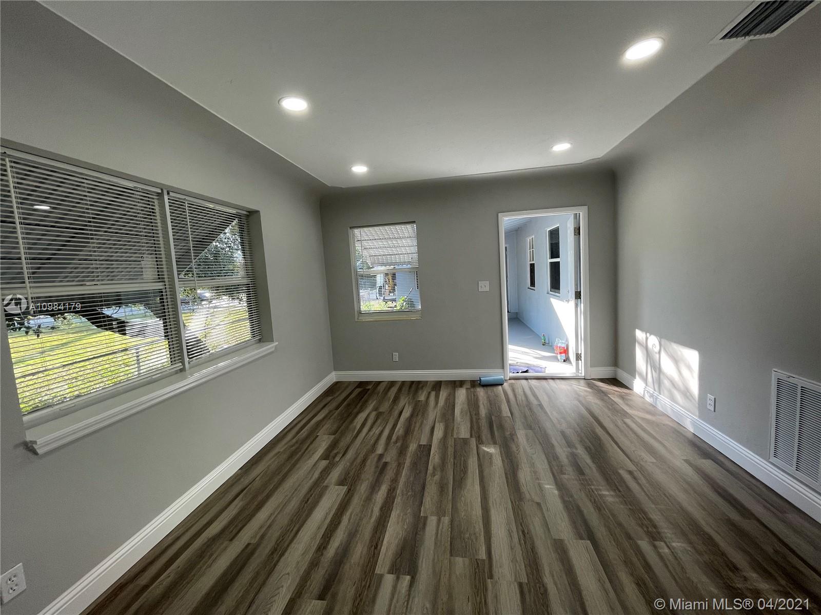 See details / 1360 sq. ft. $ 2021-02-26 0 Photo