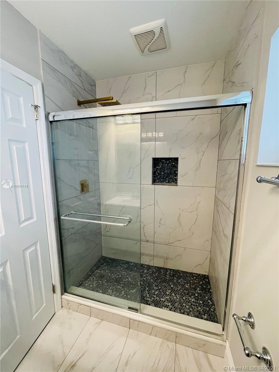 See details / 1360 sq. ft. $ 2021-02-26 0 Photo