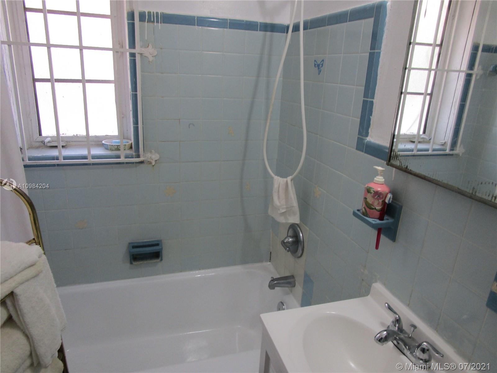 See details / 2060 sq. ft. $ 2021-03-23 0 Photo