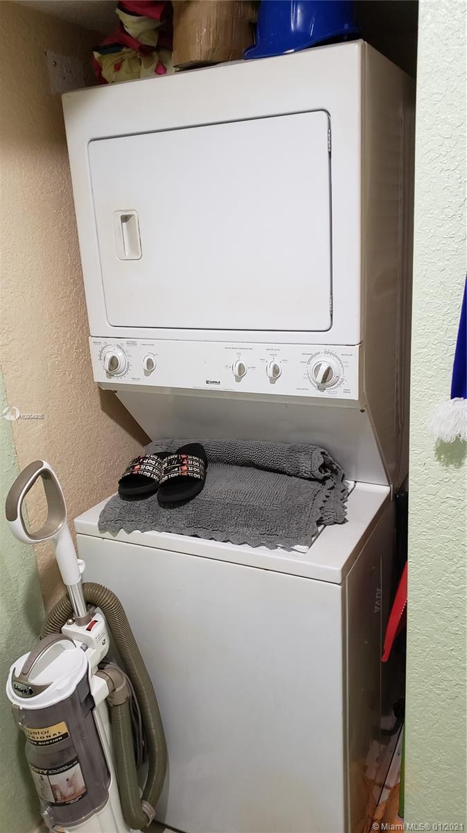 See details / 1253 sq. ft. $ 2021-02-01 0 Photo