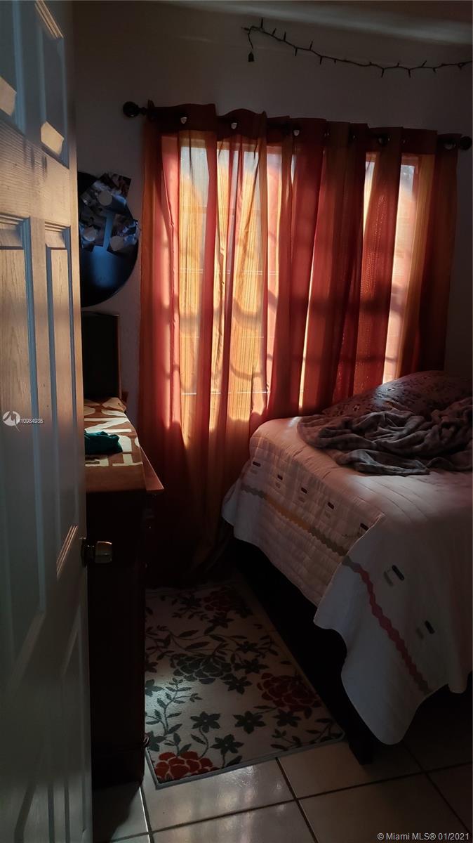 See details / 1253 sq. ft. $ 2021-02-01 0 Photo