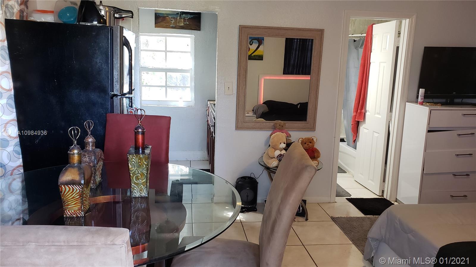 See details / 1253 sq. ft. $ 2021-02-01 0 Photo