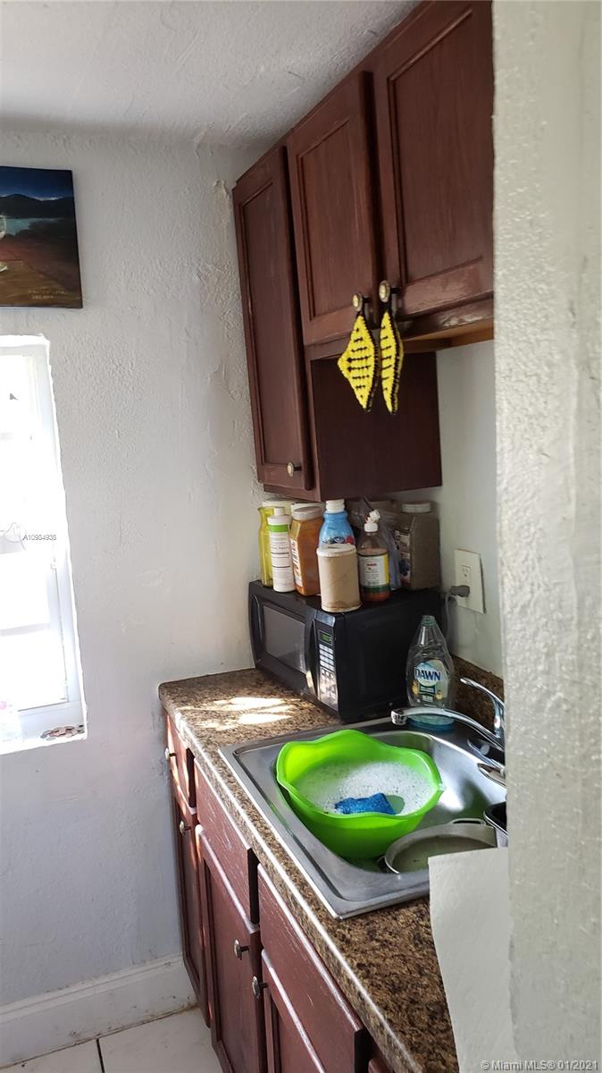 See details / 1253 sq. ft. $ 2021-02-01 0 Photo